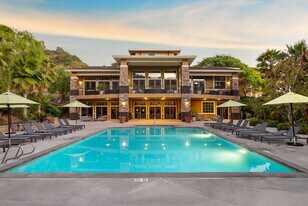 Carmel Creek in San Diego, CA - Building Photo