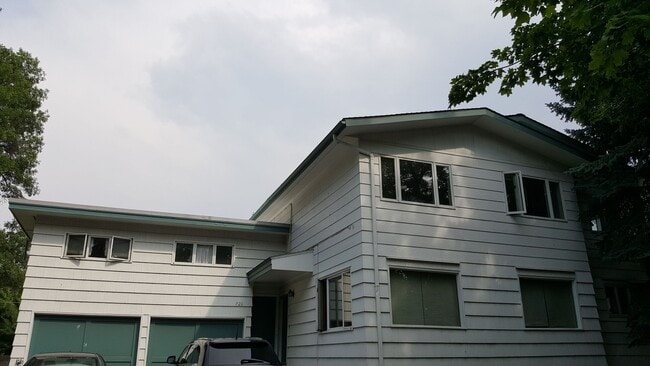property at 720 S 9th Ave