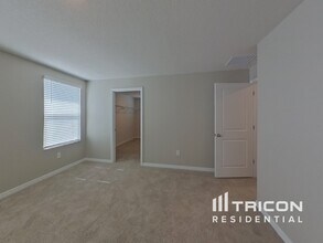 10733 Hidden Banks Gln in Parrish, FL - Building Photo - Building Photo