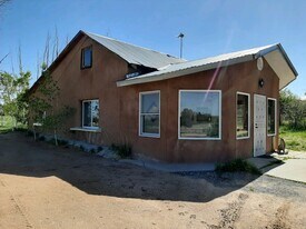 148 Co Rd 75 in Truchas, NM - Building Photo