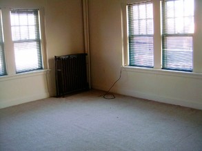 Mainview Apartments in Anderson, IN - Building Photo - Interior Photo