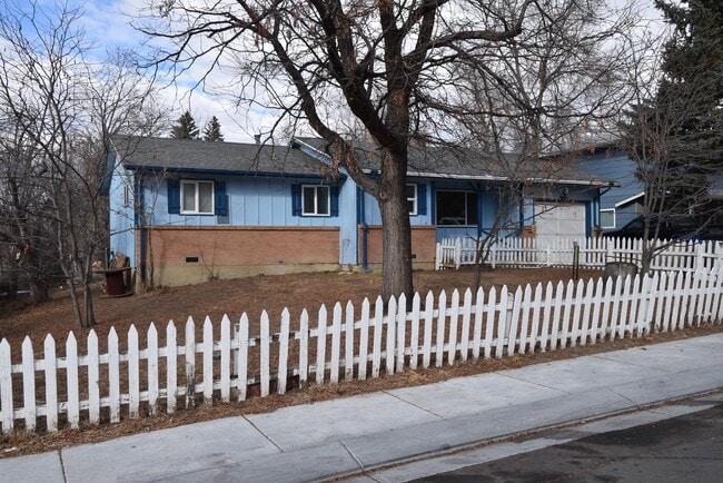 1640 Shenandoah Dr in Colorado Springs, CO - Building Photo - Building Photo