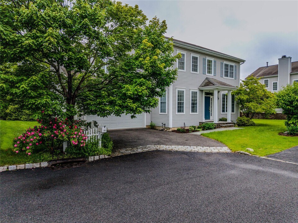 29 Allegra Ct in White Plains, NY - Foto de edificio