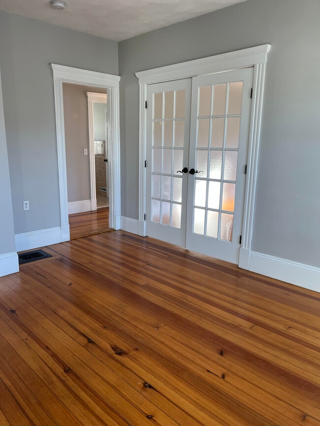 15 Clarence St, Unit 3