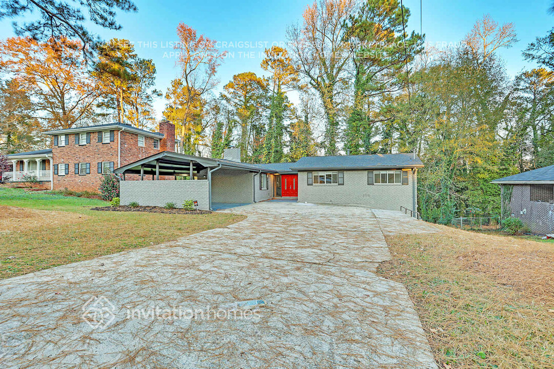 2708 Aquamist Dr in Decatur, GA - Building Photo