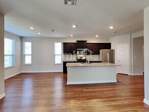 8100 McKamy Dr in Austin, TX - Building Photo - Building Photo