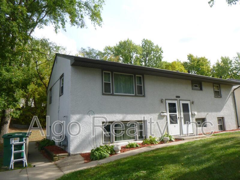 4645 Washington St NE in Minneapolis, MN - Building Photo