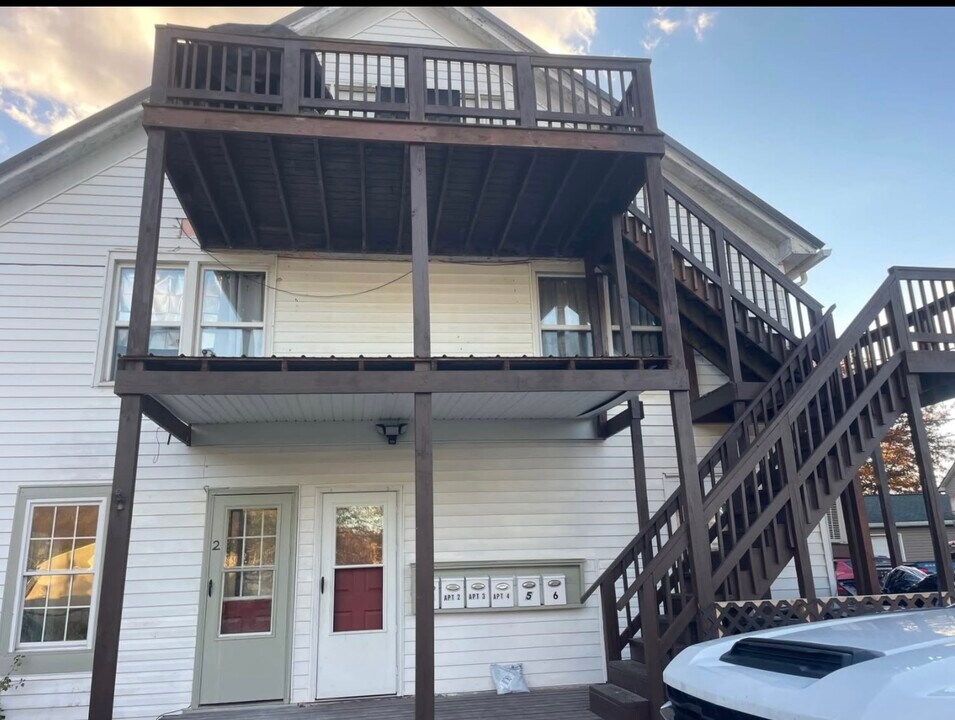 108 Miller St, Unit 2 in Paden City, WV - Building Photo