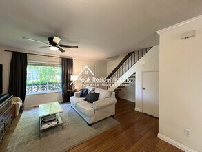 4000 Oak Villa Cir in Carmichael, CA - Building Photo - Building Photo