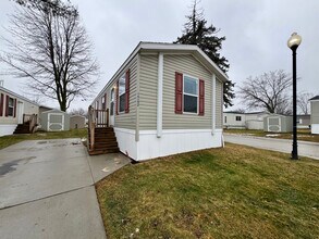 16152 Notre Dame St in Clinton Township, MI - Building Photo - Building Photo