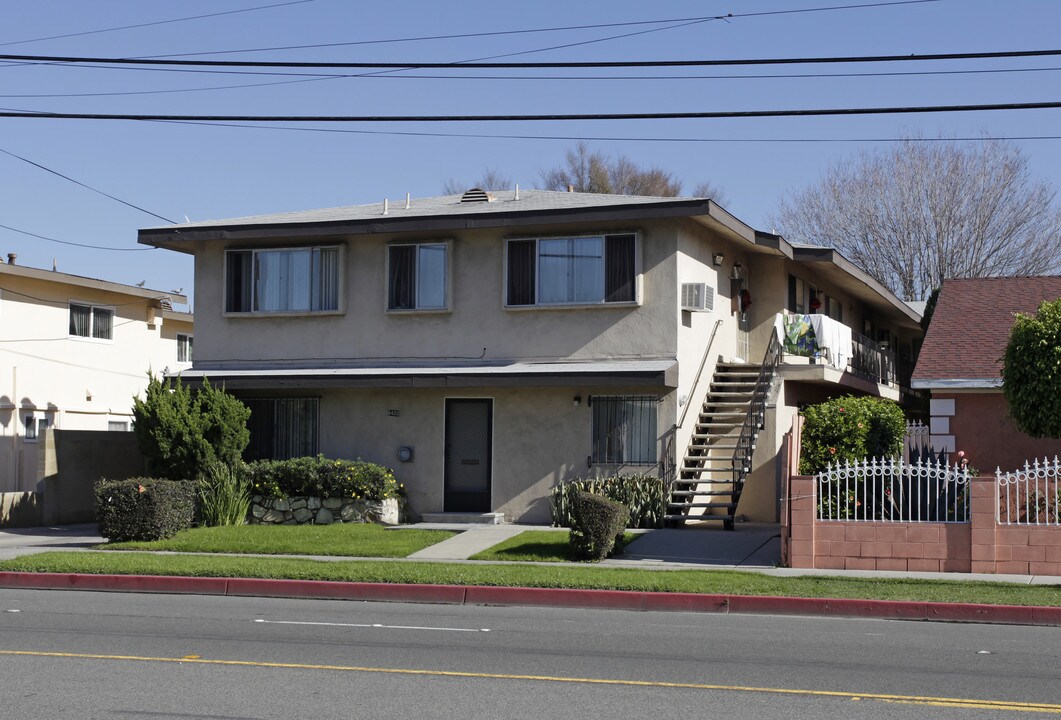 6400 Stanton Ave in Buena Park, CA - Foto de edificio