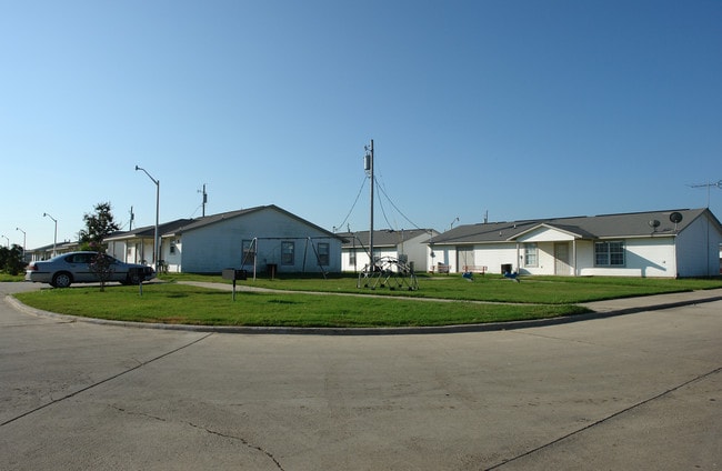 Devonshire Apartments in Shreveport, LA - Building Photo - Building Photo