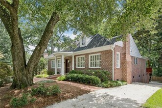 1925 Colland Dr NW in Atlanta, GA - Building Photo - Building Photo