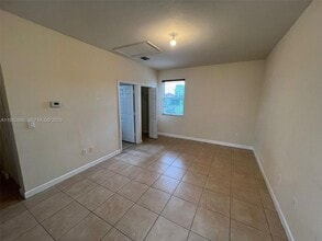 16735 SW 95th St in Miami, FL - Building Photo - Building Photo