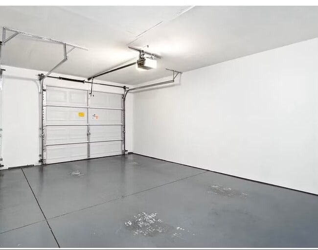 704 Harbor Woods Dr in Fairview Heights, IL - Foto de edificio - Building Photo