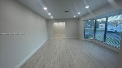 8320 SW 142nd St in Palmetto Bay, FL - Building Photo - Building Photo