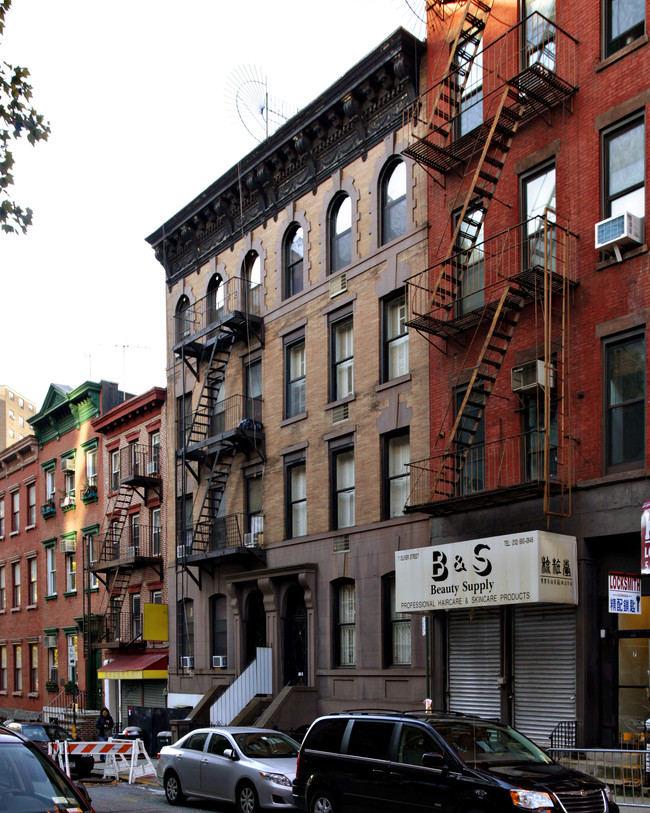 9-11 Oliver St in New York, NY - Foto de edificio - Building Photo
