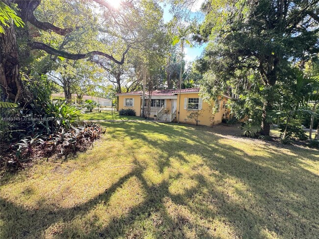 6750 Brighton Pl in Coral Gables, FL - Foto de edificio - Building Photo