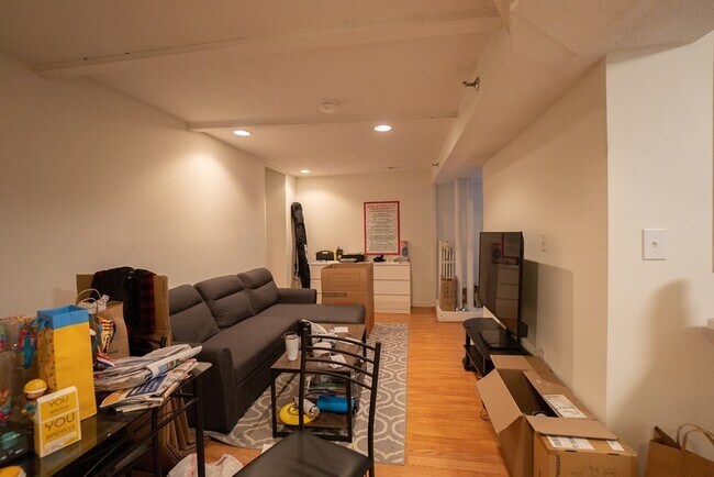 69 Hancock St, Unit BR in Boston, MA - Building Photo - Building Photo