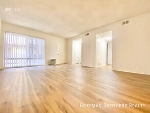 1140 N Clark St in West Hollywood, CA - Foto de edificio - Building Photo