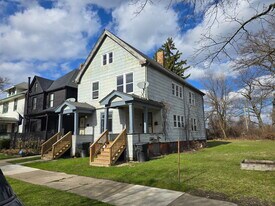 2242 Fischer St in Detroit, MI - Building Photo