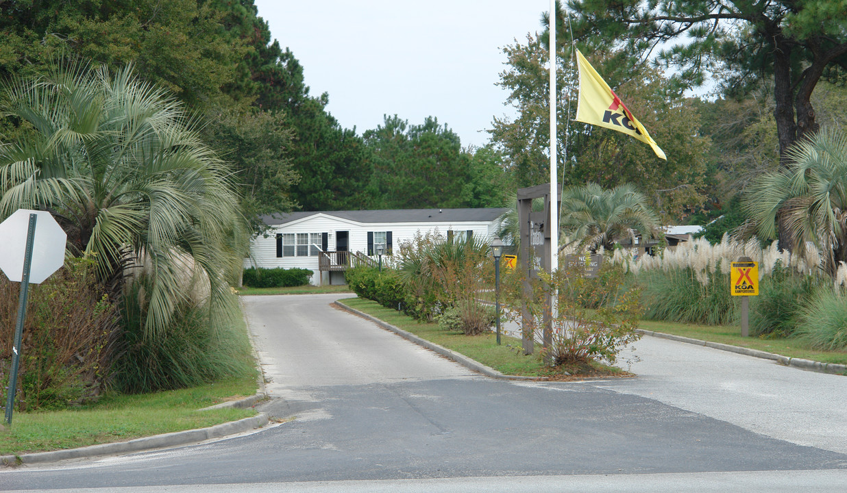 Plantation Acres in Ladson, SC - Foto de edificio