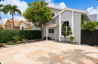 7811 SW 9th Terrace in Miami, FL - Building Photo