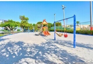 9365 Fontainebleau Blvd, Unit E231 in Miami, FL - Building Photo - Building Photo