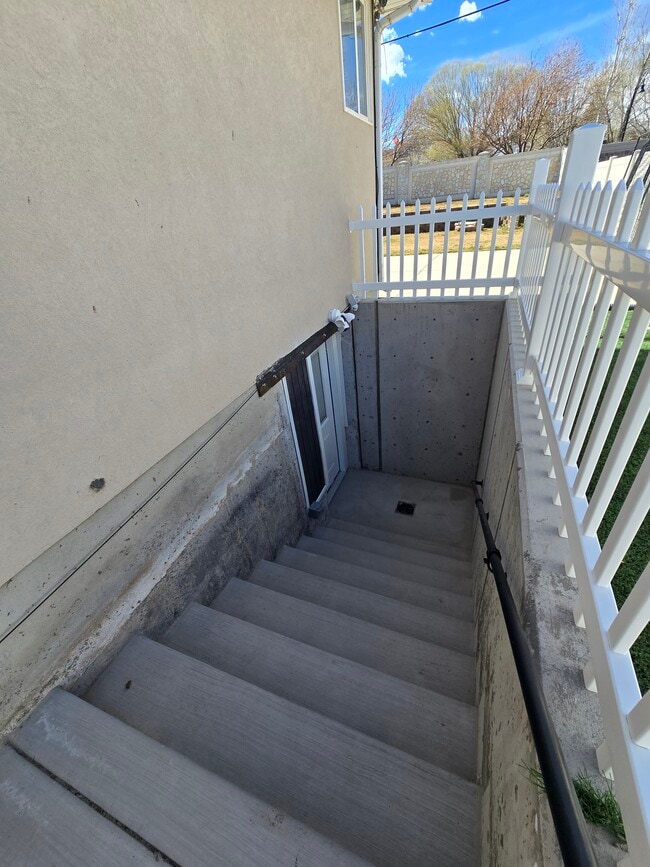 13536 S Rose Hill Dr in Riverton, UT - Foto de edificio - Building Photo