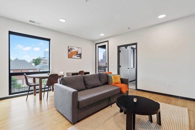 423 E Michigan St