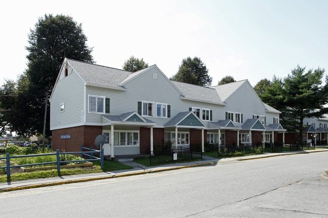 Bayside Terrace in Portland, ME - Foto de edificio - Building Photo