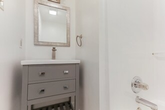 1920 Pauger St in New Orleans, LA - Foto de edificio - Building Photo