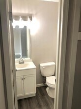 5700 Crossing Ct, Unit 4 in Columbus, OH - Building Photo - Building Photo