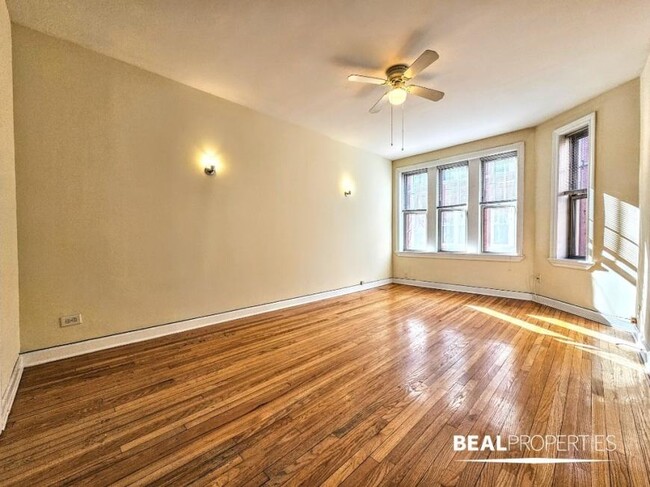 property at 552 W Aldine Ave