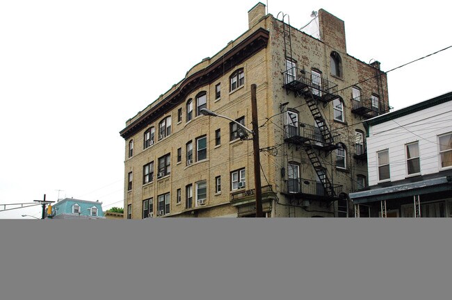 198-200 Ocean Ave in Jersey City, NJ - Building Photo - Building Photo