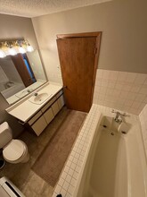 1347 Cliff Ave in Duluth, MN - Building Photo - Building Photo