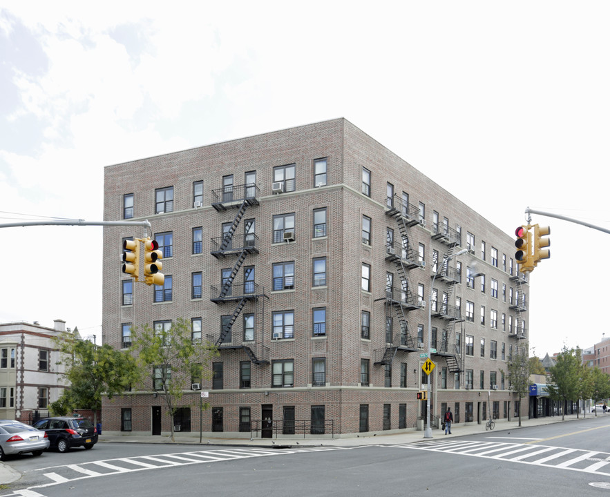 941 Leggett Ave in Bronx, NY - Building Photo