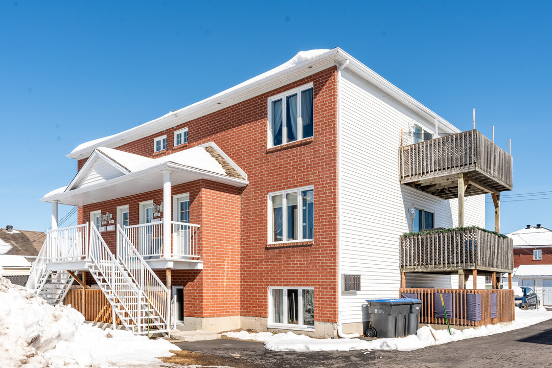 1304 Marius-Barbeau St in Lévis, QC - Building Photo