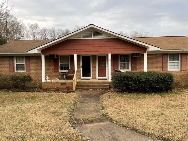 property at 123 N Oak St
