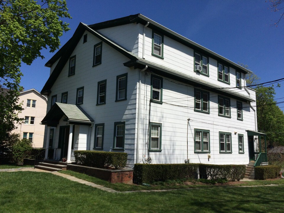 99 Theodore Fremd Ave in Rye, NY - Building Photo