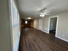 1121 S Wells St in Pampa, TX - Foto de edificio - Building Photo