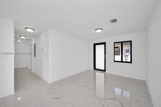 673 NW 14th St in Florida City, FL - Building Photo - Building Photo