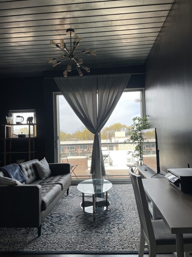 property at 620 Glen Iris Dr NE