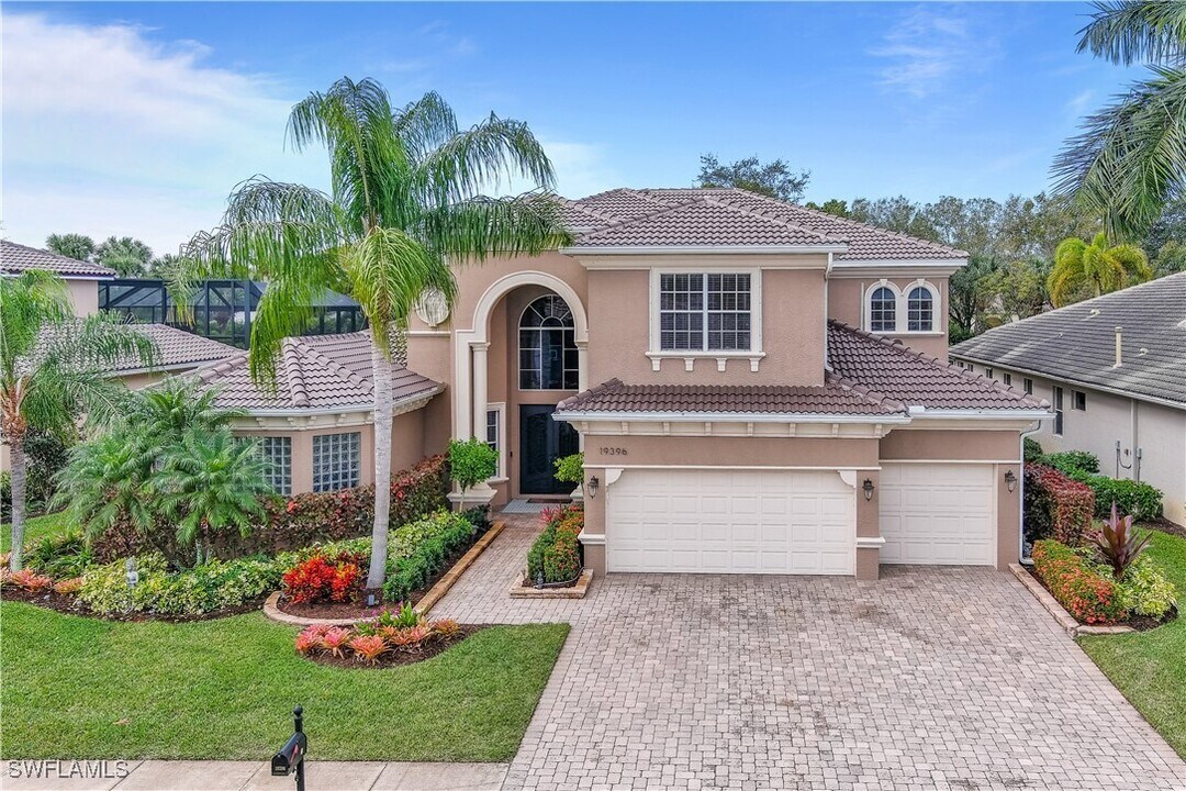 19396 La Serena Dr in Ft. Myers, FL - Building Photo