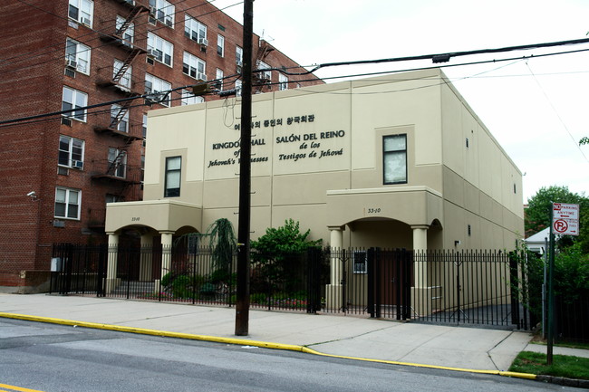 3310 Parsons Blvd in Flushing, NY - Foto de edificio - Building Photo