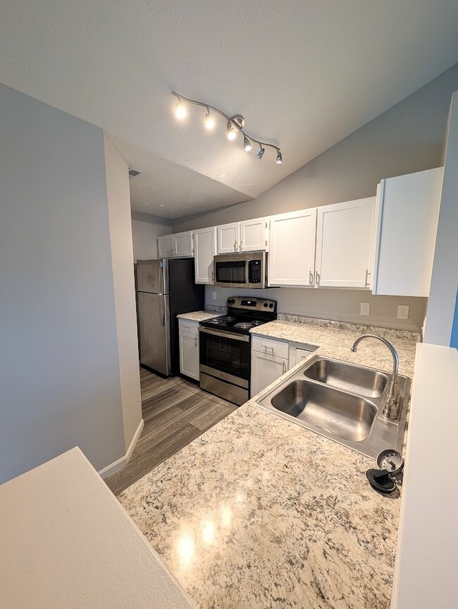 The Arbors of Yankee Vineyards in Dayton, OH - Building Photo - Building Photo