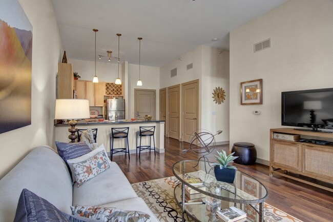 The Residence at the COR in Ramsey, MN - Foto de edificio - Building Photo