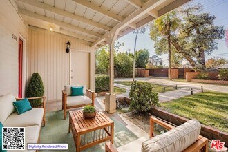 5754 Fallbrook Ave in Los Angeles, CA - Building Photo - Building Photo