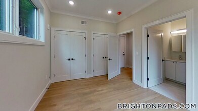 104-106 Warren St., Unit 1 in Boston, MA - Building Photo - Building Photo