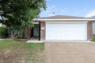 2736 Cochran Way in Fort Worth, TX - Building Photo